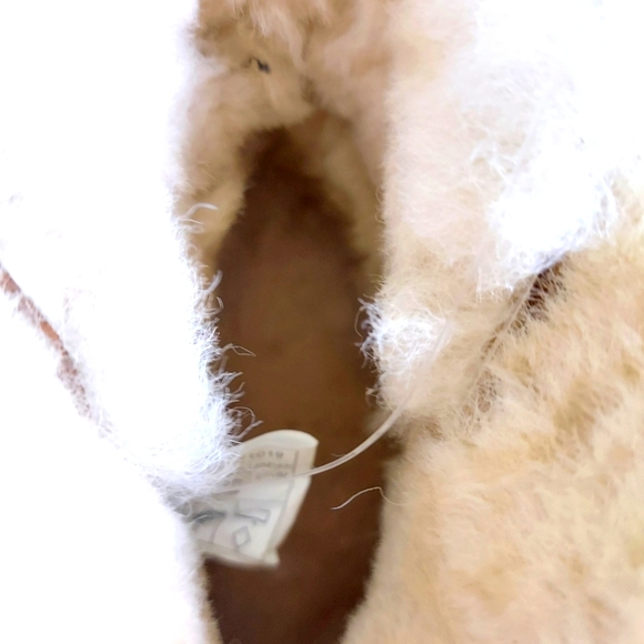 Kirkland Signature Chestnut Suede Short Shearling Boots - Picture 12 of 15